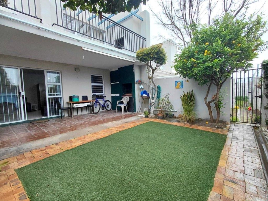 1 Bedroom Property for Sale in Whispering Pines Western Cape